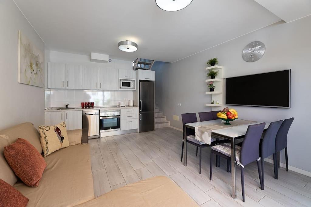 Beautiful Duplex In 3 Minutes Walking To The Beach In Playa De Las Americas Kültér fotó
